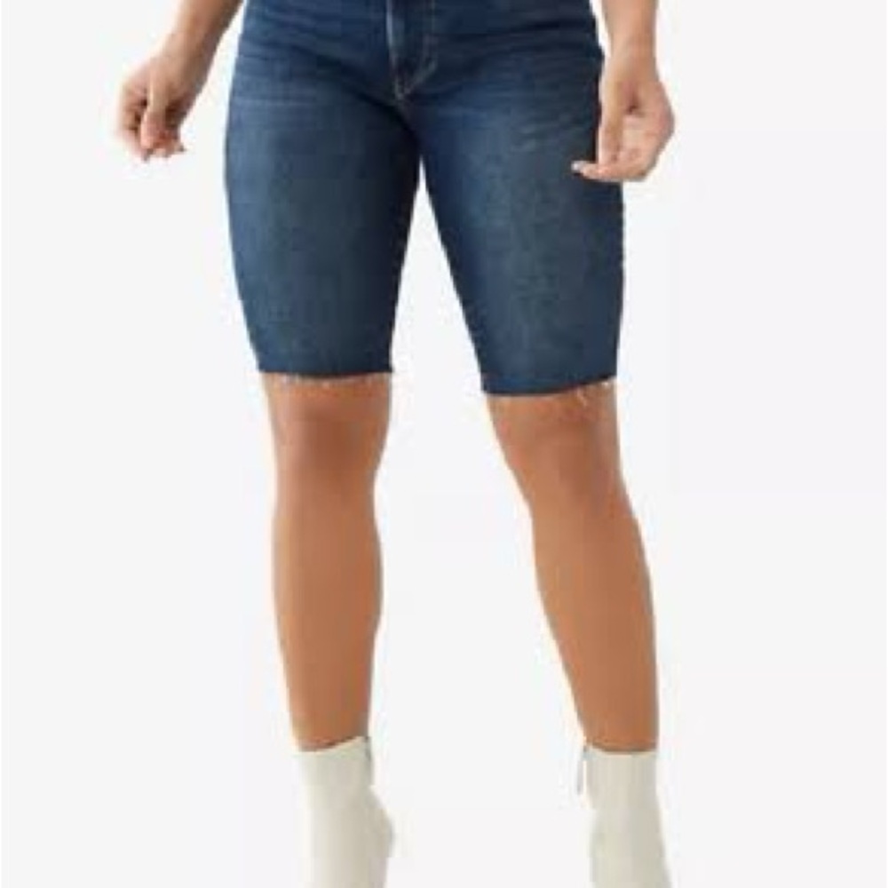 Two pairs of True Religion Brenna High Rise Bermuda shorts - Picture 4 of 8